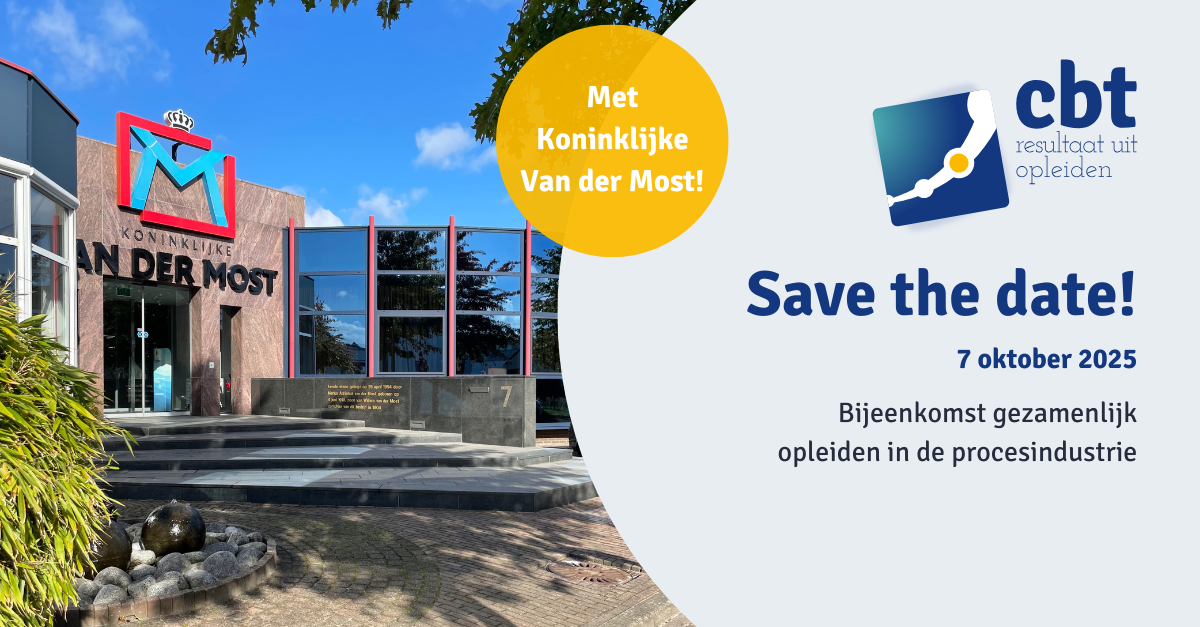 Medewerkers leren in fabriek