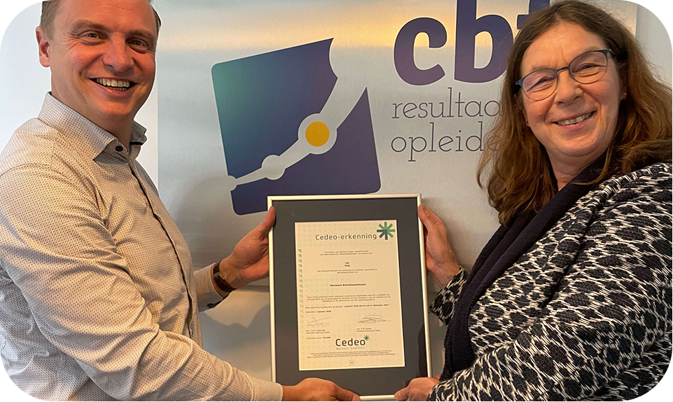 Medewerkers leren in fabriek